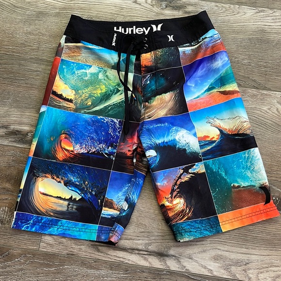 Hurley Other - Hurley board shorts like new Size 29